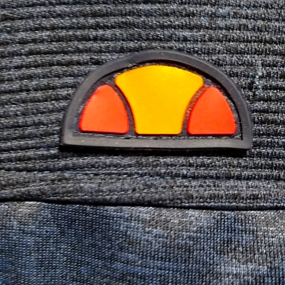 Ellesse Zip Up Jacket Like New Womens Small/Boys Large (X-51 CRATE) - Picture 3 of 13